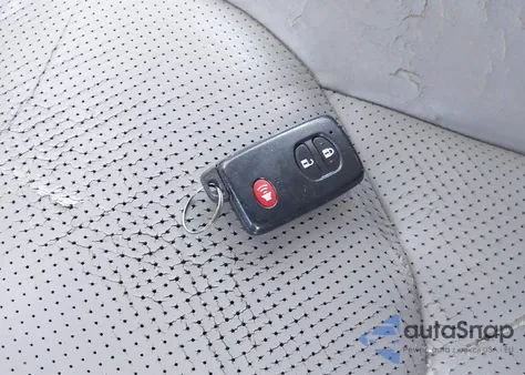 2010 Toyota Rav4 Limited z USA, uszkodzony, nr VIN JTMDF4DV7AD039093